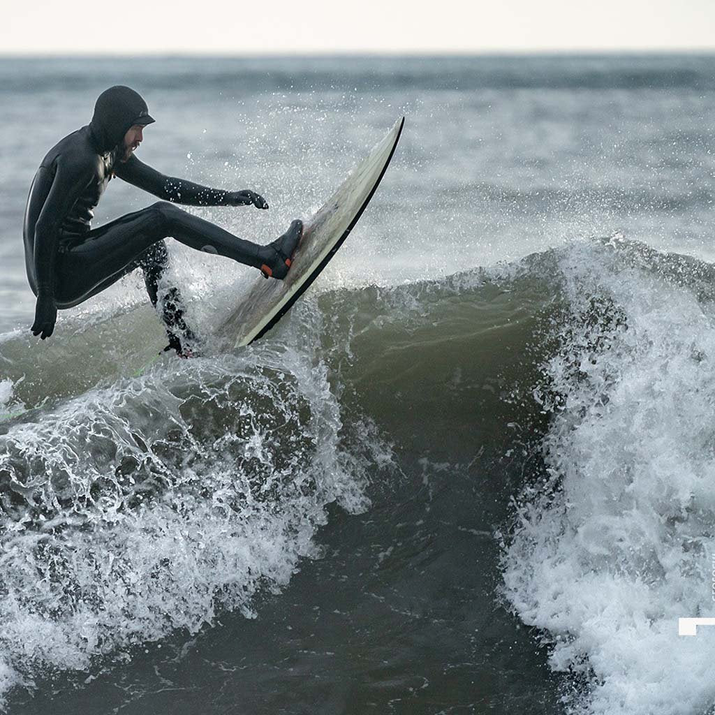 Surfing-Shield-3-3-zipfree-hooded-wetsuit-Baltic-Sea-Russia-Japanese-NeopreneNikita-Surfing